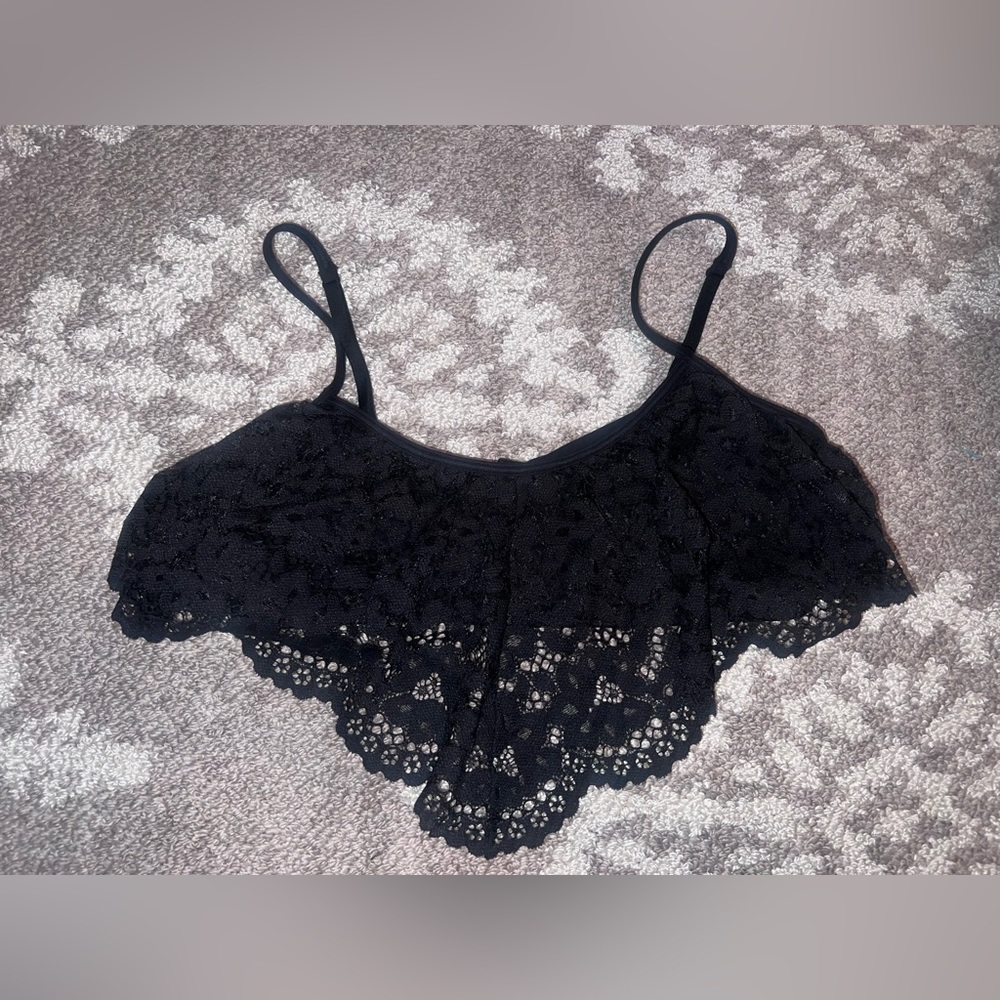 Victoria’s Secret Bralette, size M.